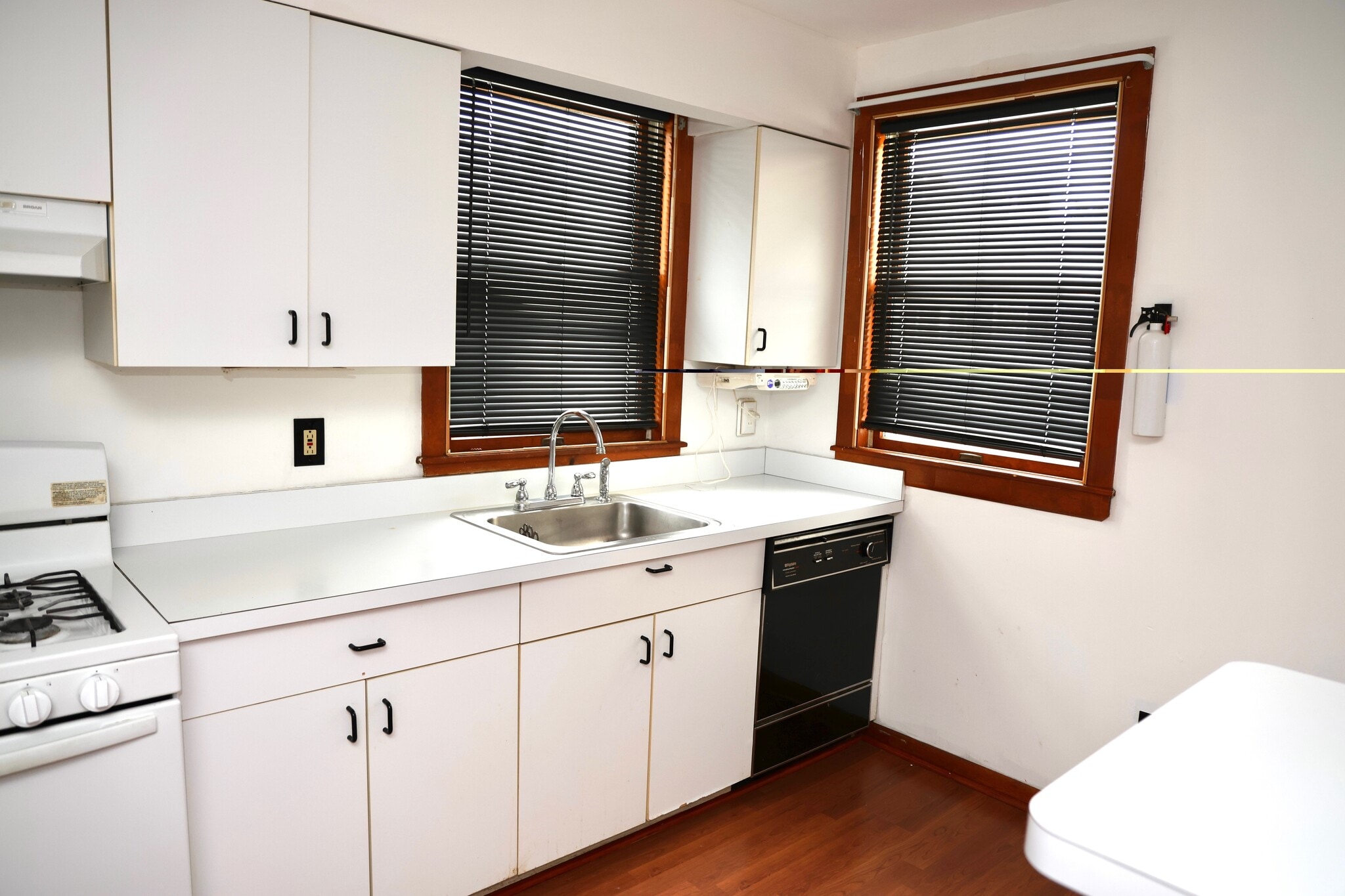 Kitchen - 821 Webster Pl
