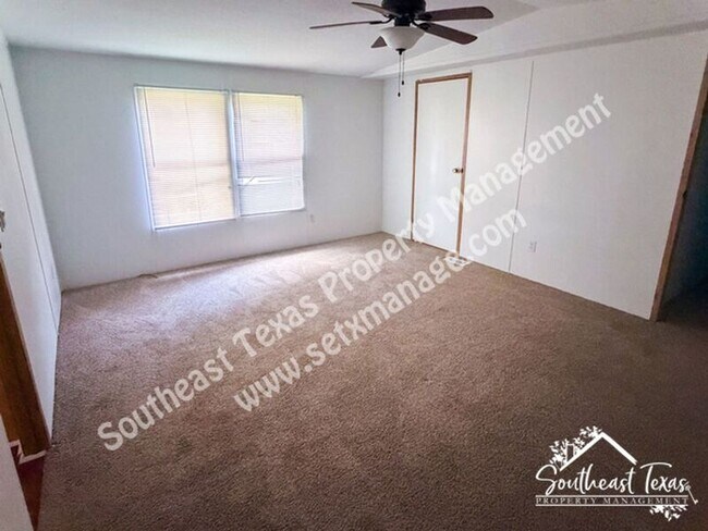 Building Photo - 545 Oak St