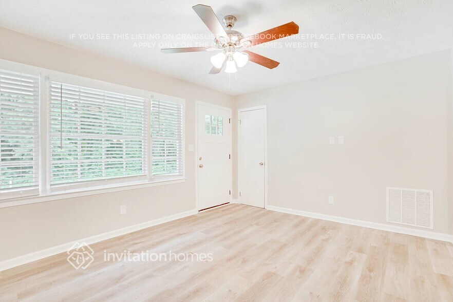Building Photo - 7039 Carolyn Cir