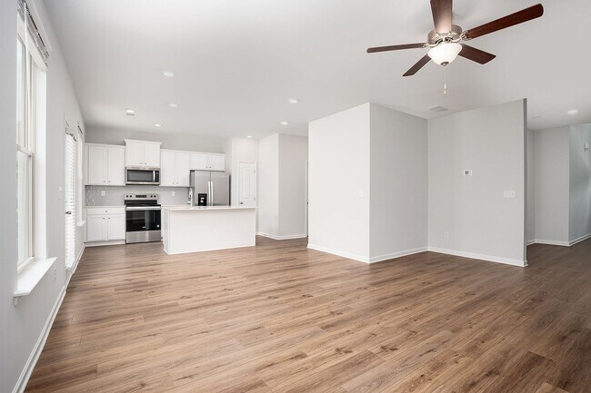 Building Photo - 2626 Jansen Ave