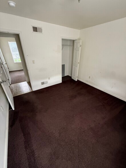 fourth bedroom - 218 N Queen St
