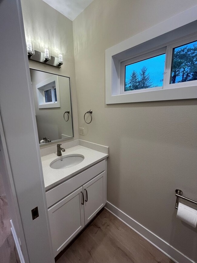 Building Photo - 3155 Dogwood Dr S