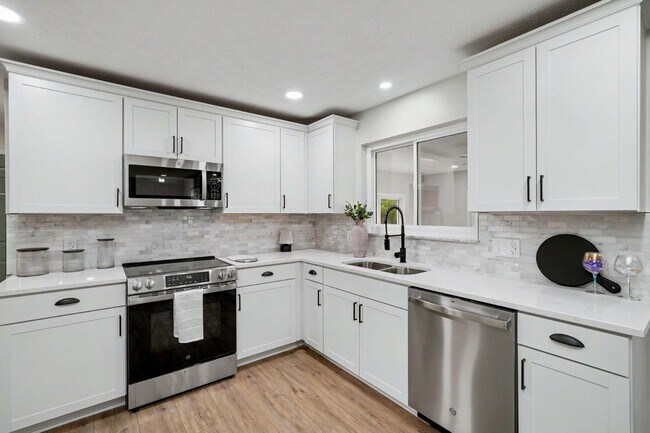 Building Photo - 2569 Richmar Dr