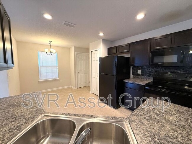 Building Photo - 5860 Harris Ave