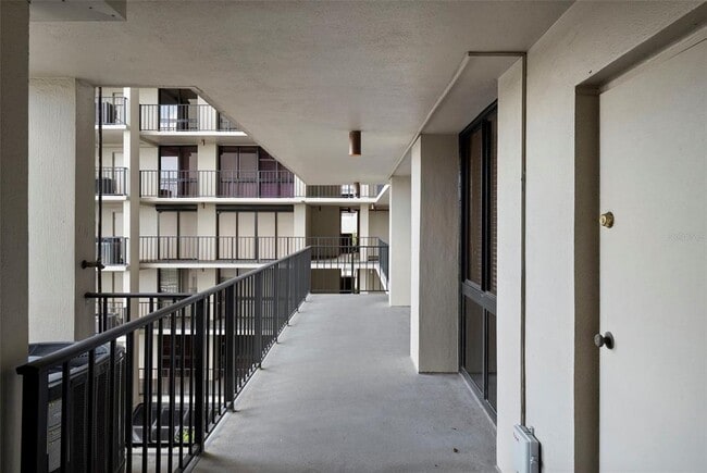 Building Photo - 3301 Bayshore Blvd