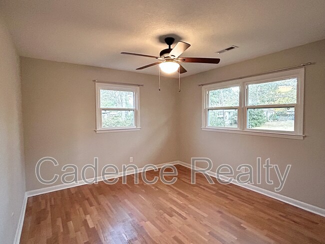 Building Photo - 408 Lynette Dr