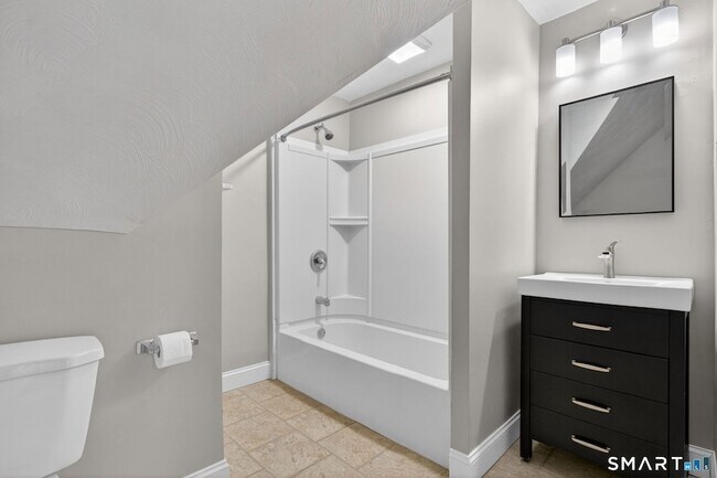 Building Photo - 129-131 Francis Avenue Unit 3rd Floor