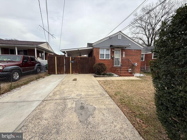 Building Photo - 7911 25th Ave