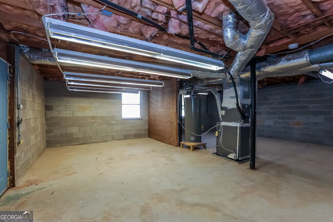 Building Photo - 3860 Ferncliff Rd SW