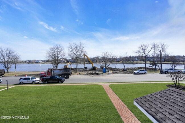 Building Photo - 606 North Blvd