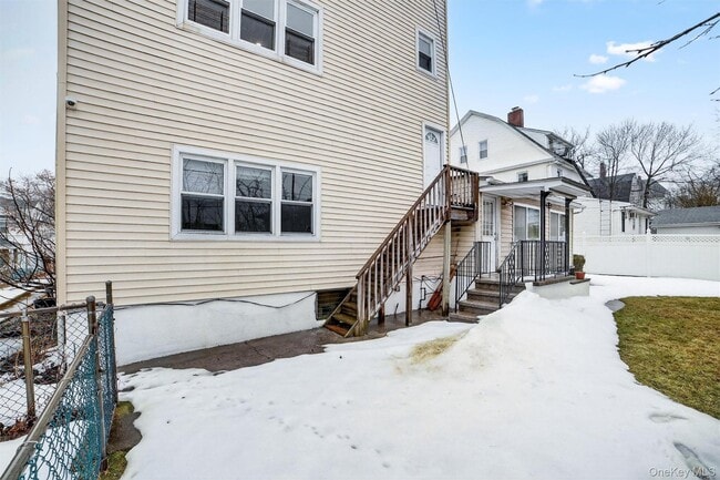 Building Photo - 4 Amackassin Terrace