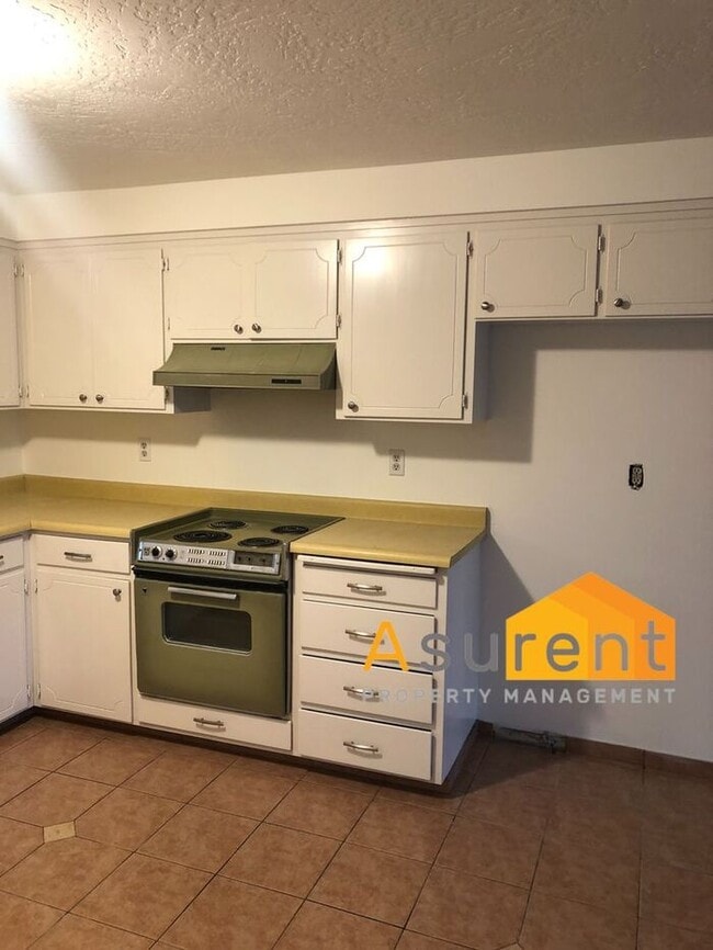 Building Photo - Ashland Duplex Cottage Available Soon!