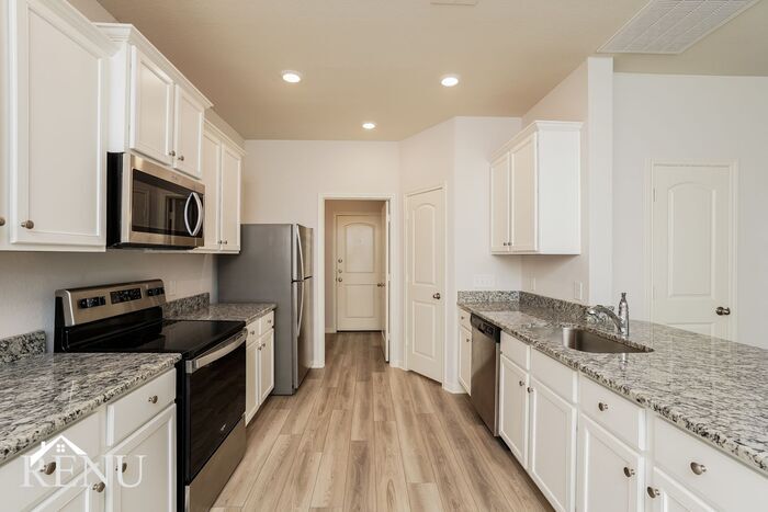 Building Photo - 10422 Sweetwater Creek Dr