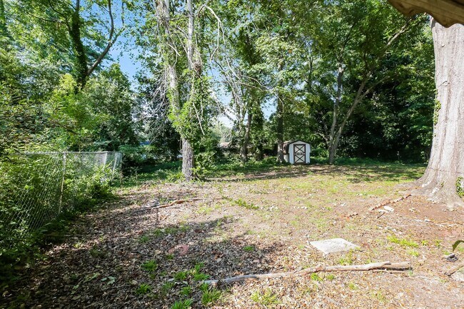 Building Photo - 606 Fleetwood Cir