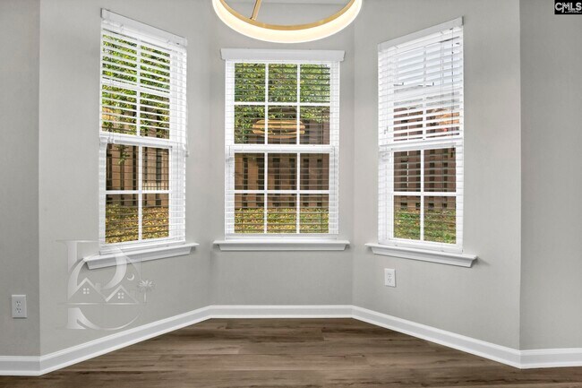 Building Photo - 513 Lanesborough Dr