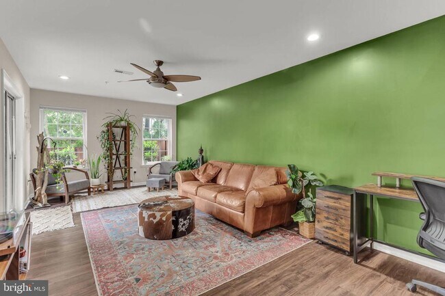 Building Photo - 2152 Millhaven Dr