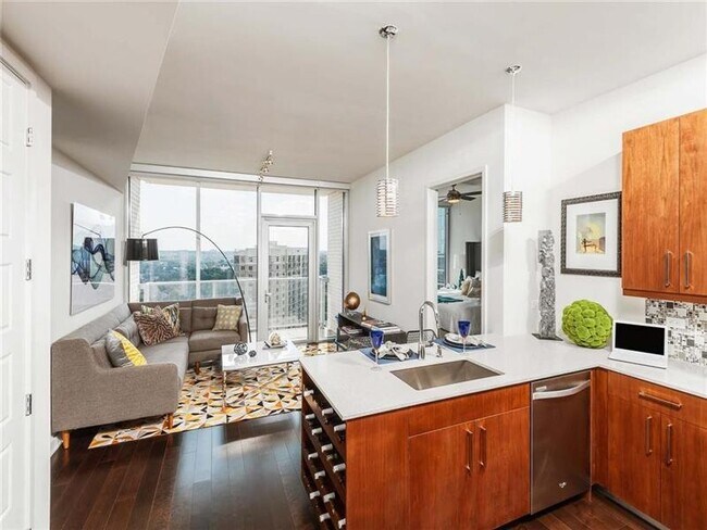 Building Photo - 312 Bowie St