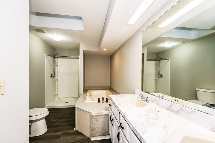 Building Photo - 13582 Tradewinds Dr