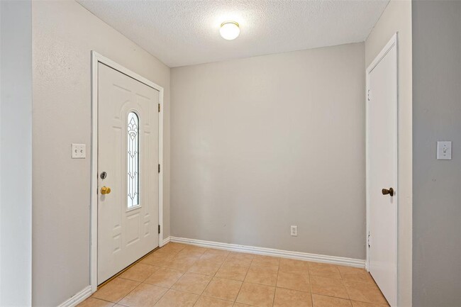Building Photo - 9520 Quail Village Ln