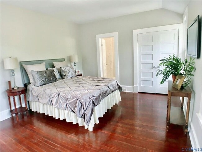 Building Photo - Beautifully renovated 2-story home with ensuite near Brookland Park Blvd