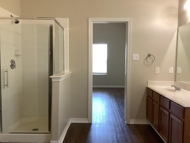Building Photo - 5119 Westwood Pines Dr