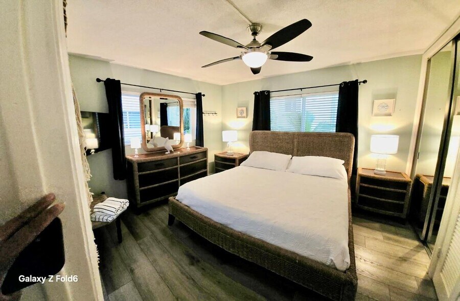 Building Photo - 3225 NE 16th St