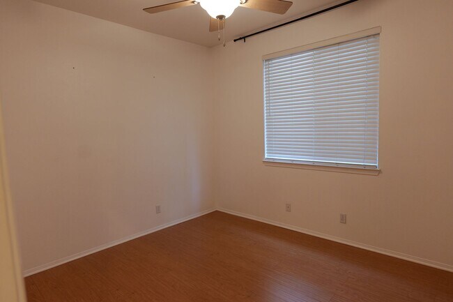 Building Photo - Cozy Stevenson Ranch Home on a Quiet Cul-D...