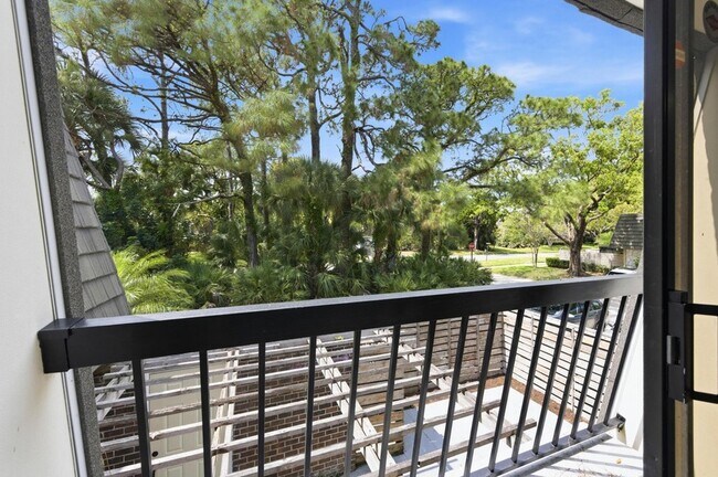 Building Photo - 1424 14th Terrace