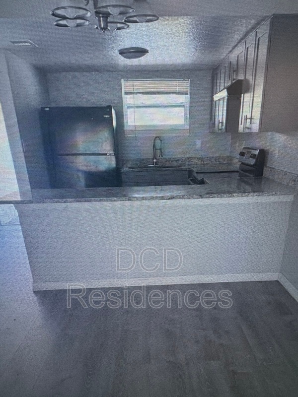 Building Photo - 8310 Oak Forest Ct