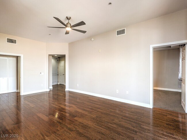 Building Photo - 67 E Agate Ave