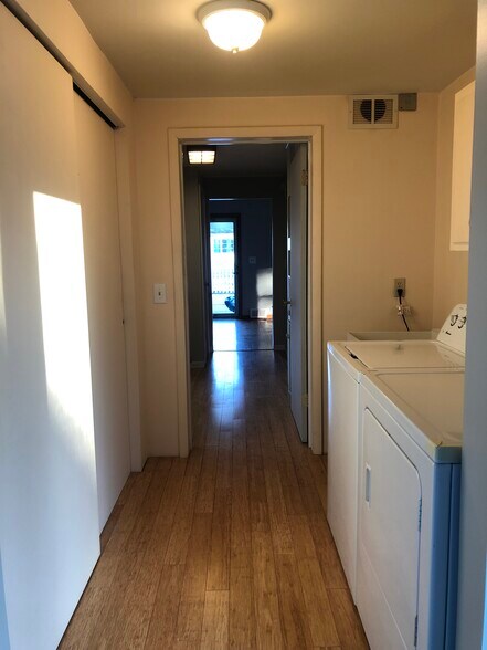 Hallway - 518 S Chestnut St