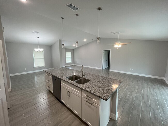 Building Photo - MUST SEE-CUSTOM BUILT-LARGE NEWER CONSTRUT...