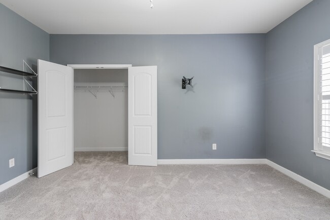 Building Photo - 8513 Loxton Cir