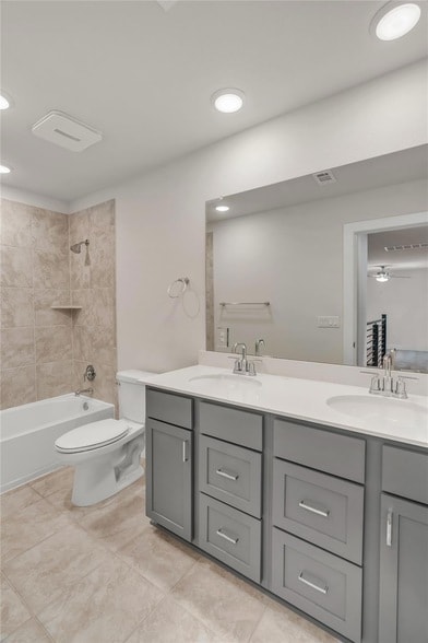 Building Photo - 15607 Ellinger Dr
