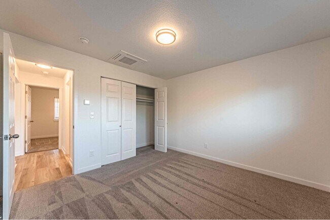 Building Photo - 6731 Dublin Loop W