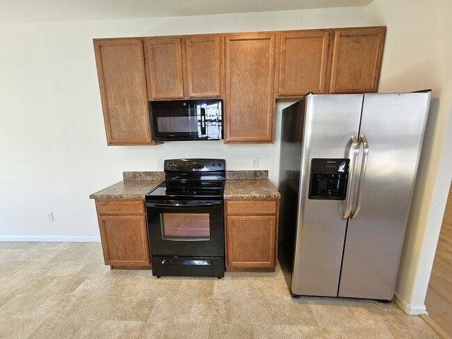 Building Photo - 185 Bur Oak Dr
