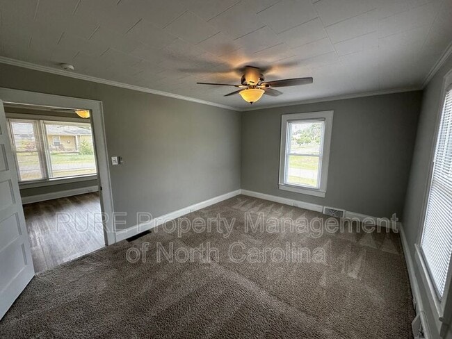 Building Photo - 1101 Woodlawn St