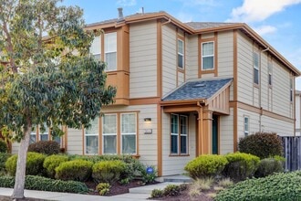 Building Photo - Stunning 4 Bedroom in the Dunes - Available for showings March 2nd