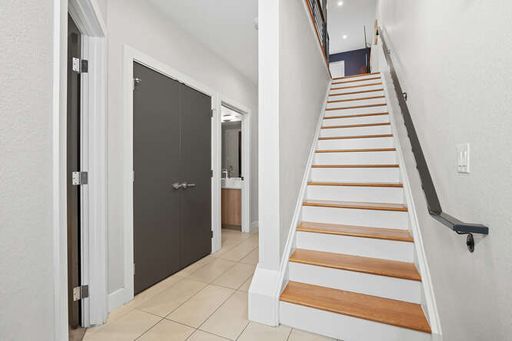 Building Photo - Modern City Living Near Downtown Denver Av...