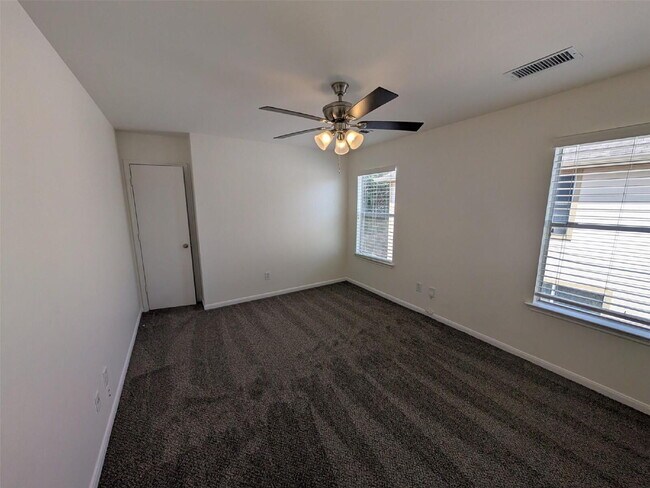 Building Photo - beautiful 3-bedroom, 2.5-bath home in the heart of Tomball!