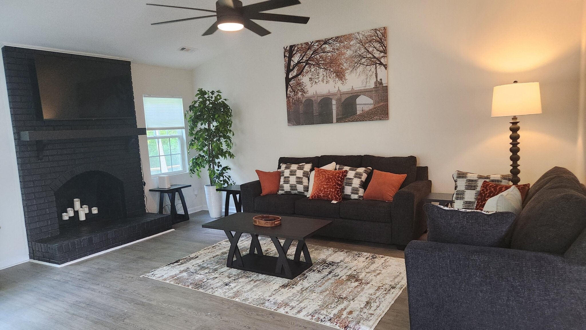 Building Photo - 11301 Smoke Tree Ln