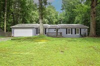 Building Photo - 2100 Whitebluff Way
