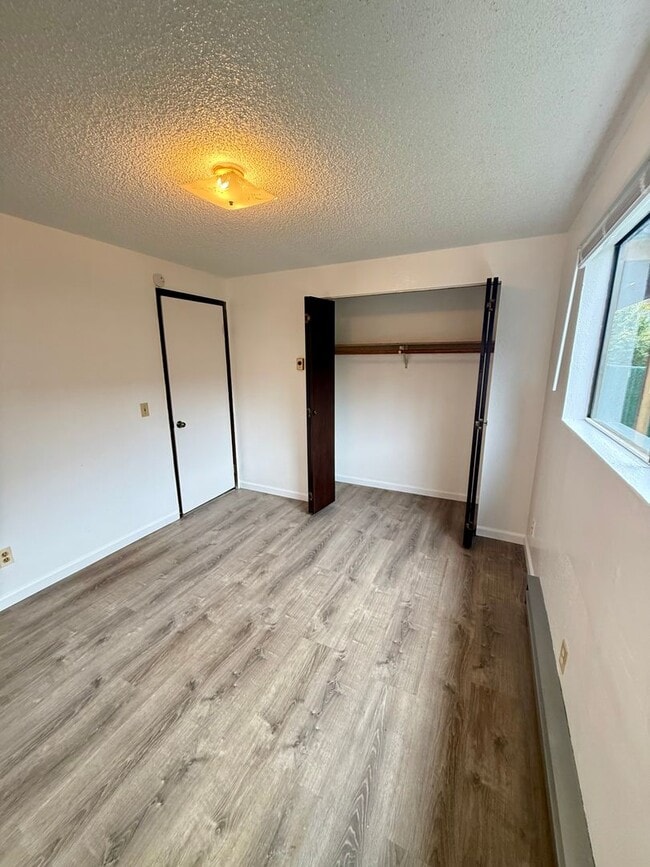 Building Photo - 2211 Sumner Ave