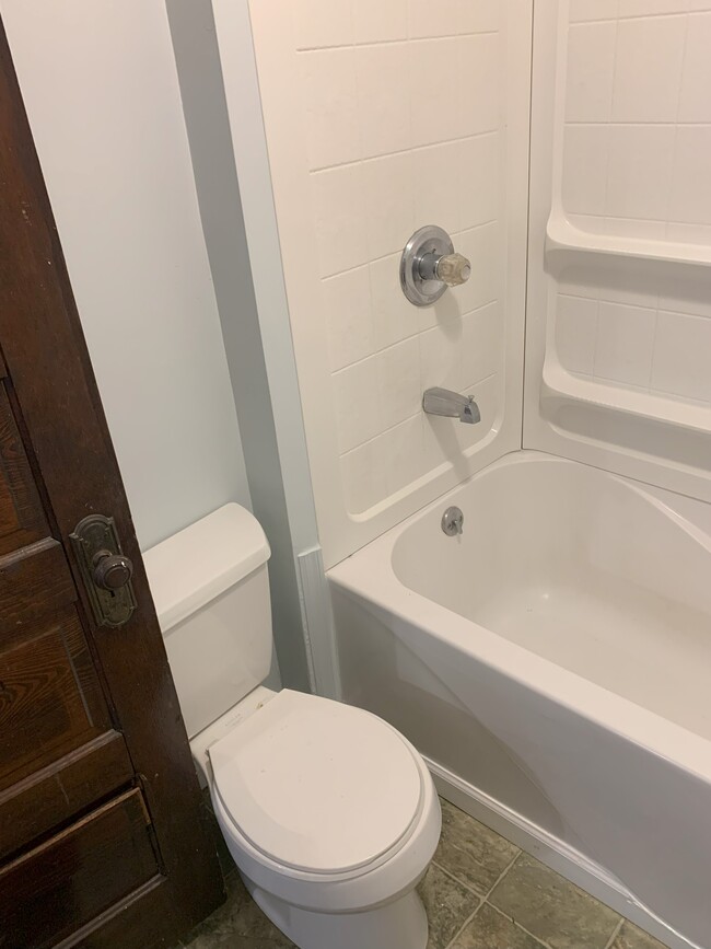 Bathroom - 1444 33rd St