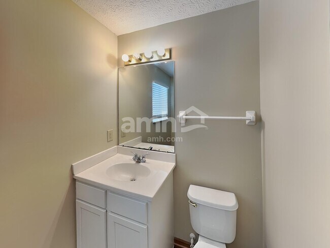 Building Photo - 6647 Hilmar Dr