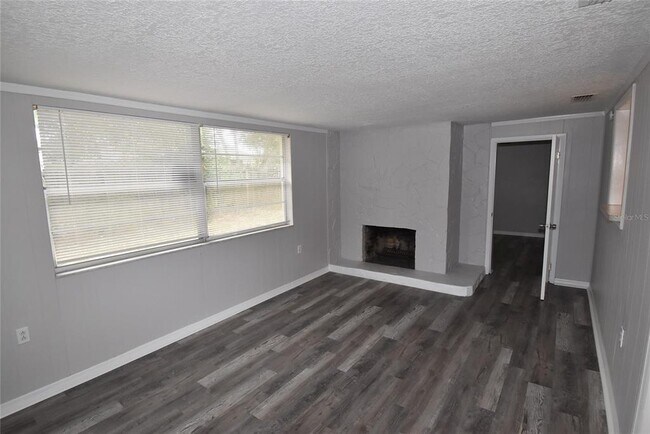 Building Photo - 11732 Newell Dr