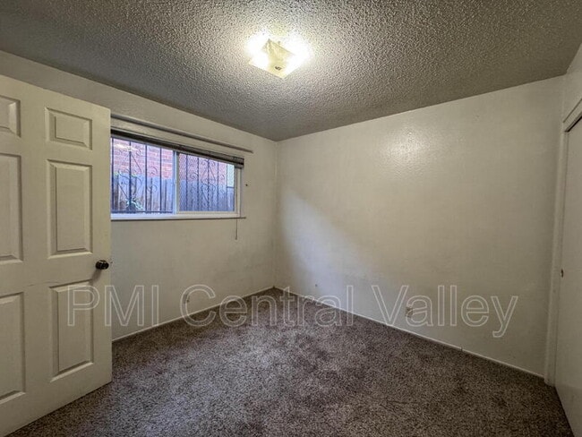 Building Photo - 111 E Grove St