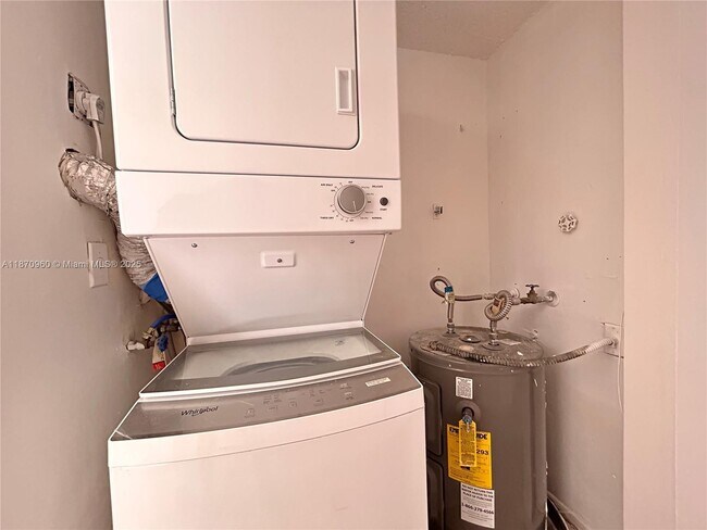 Building Photo - 3157 Coral Ridge Dr