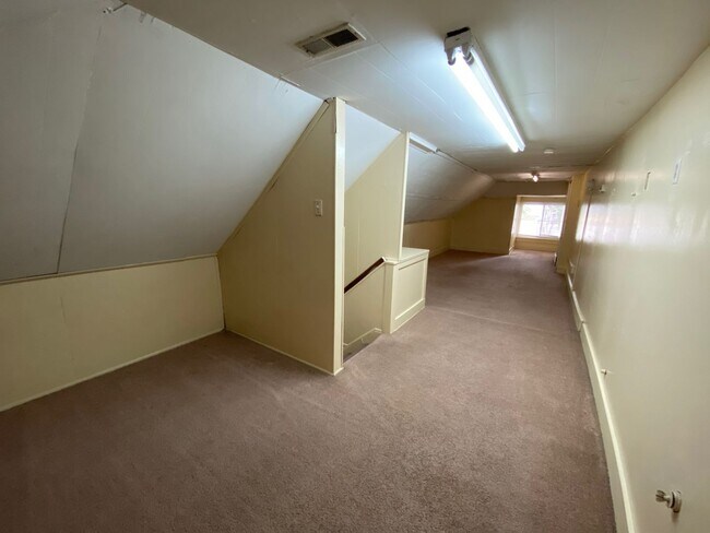 Building Photo - 77 Frambes Ave