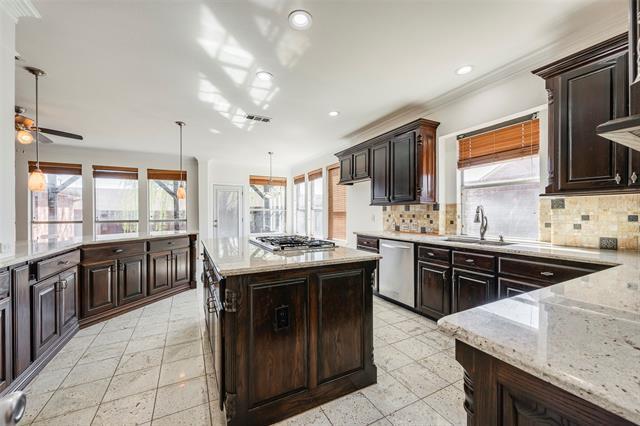 Building Photo - 917 Crestview Dr